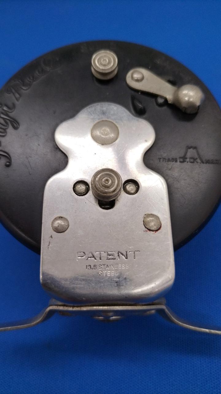 キズ、汚れがあります。