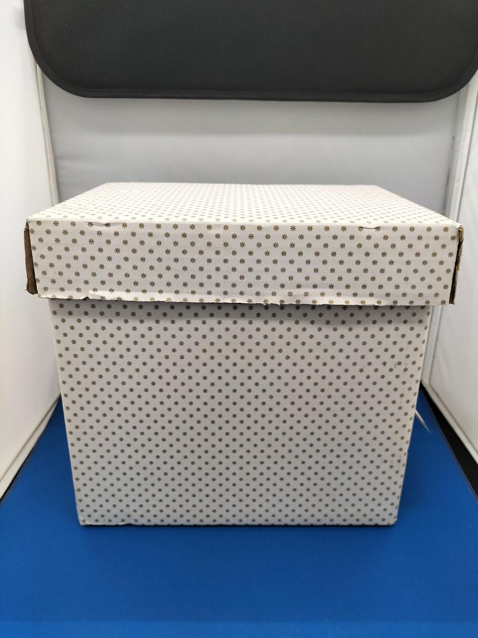 こちらの箱での発送となります