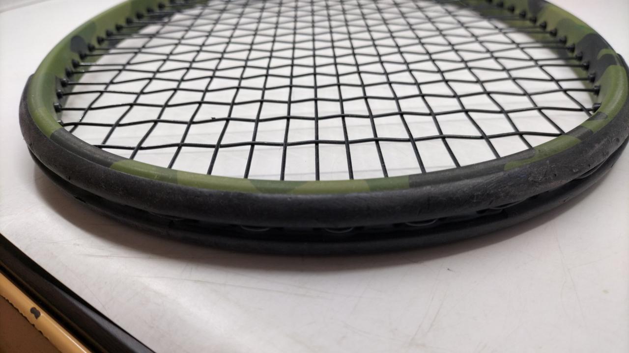 ヘッド部分に小さなキズあり