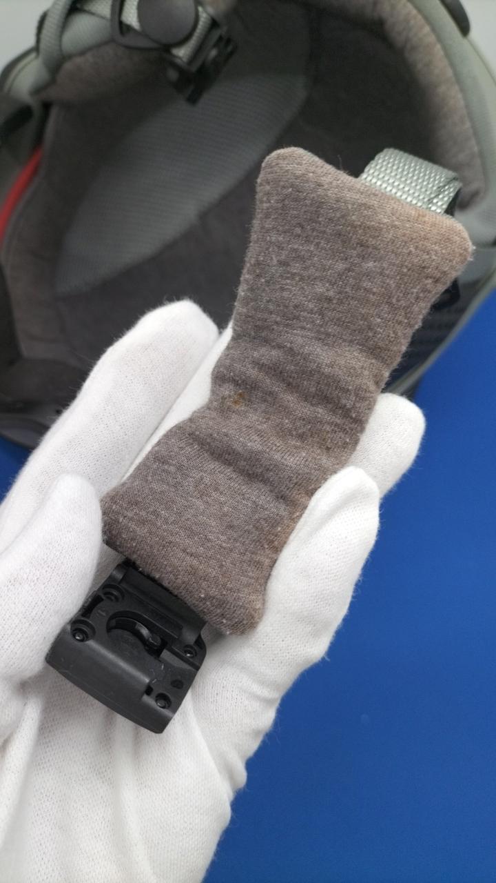 顎あて変色あり