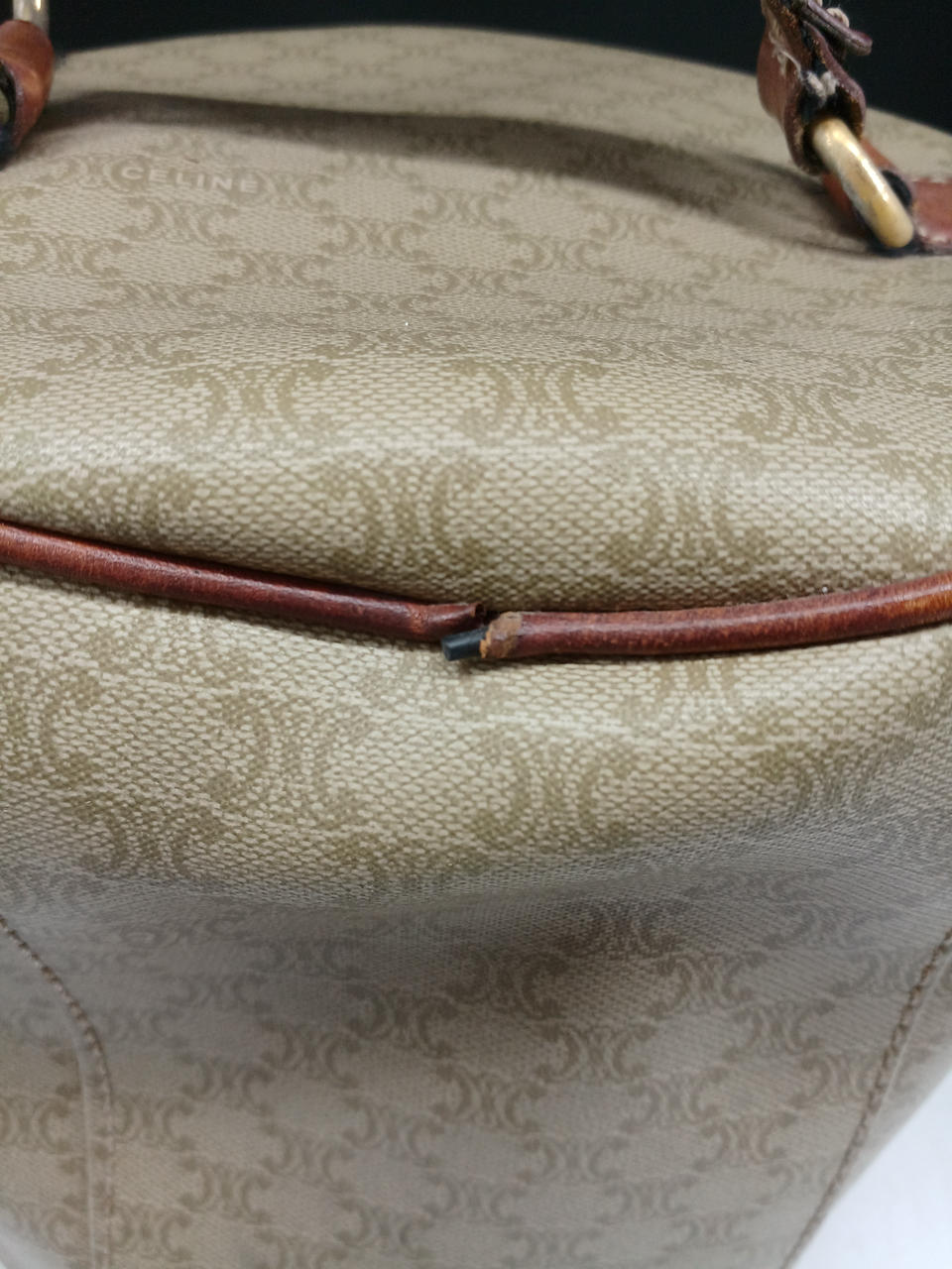 針金飛び出ています