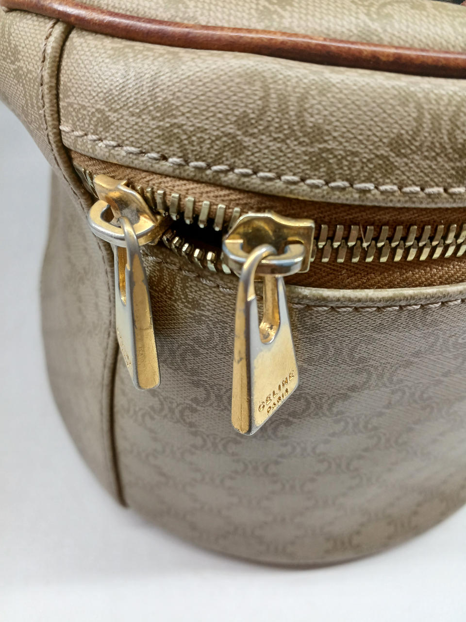 金属部分削れ変色あり