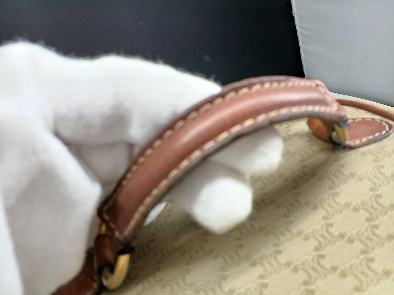 レザー部分スレ変色あり