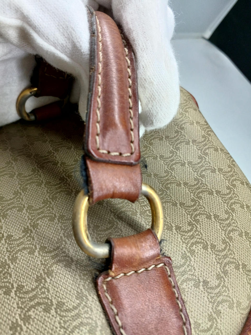 金属部分変色あり