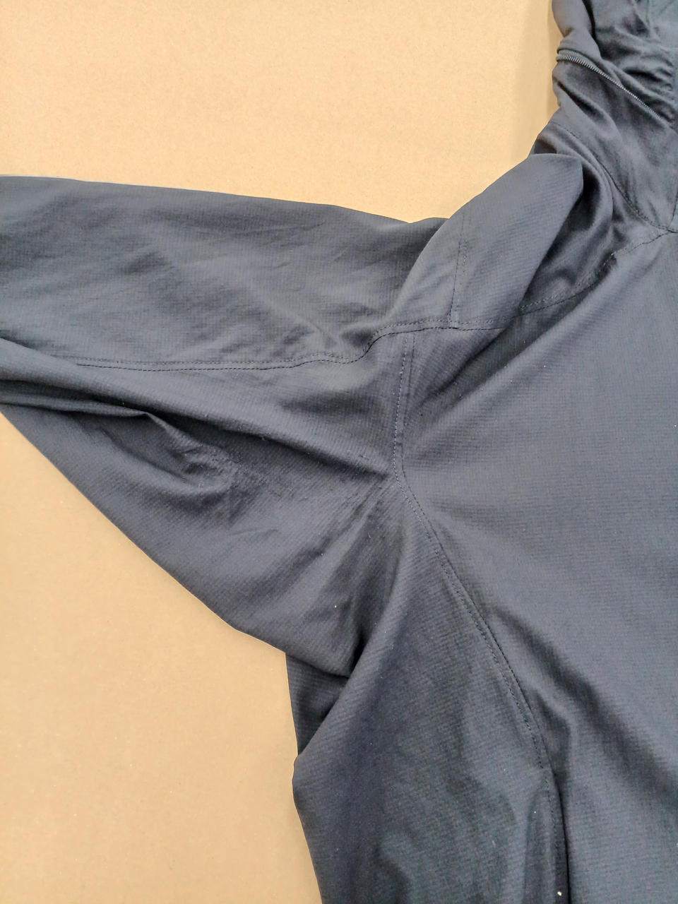 右脇 毛羽立ち 画像2