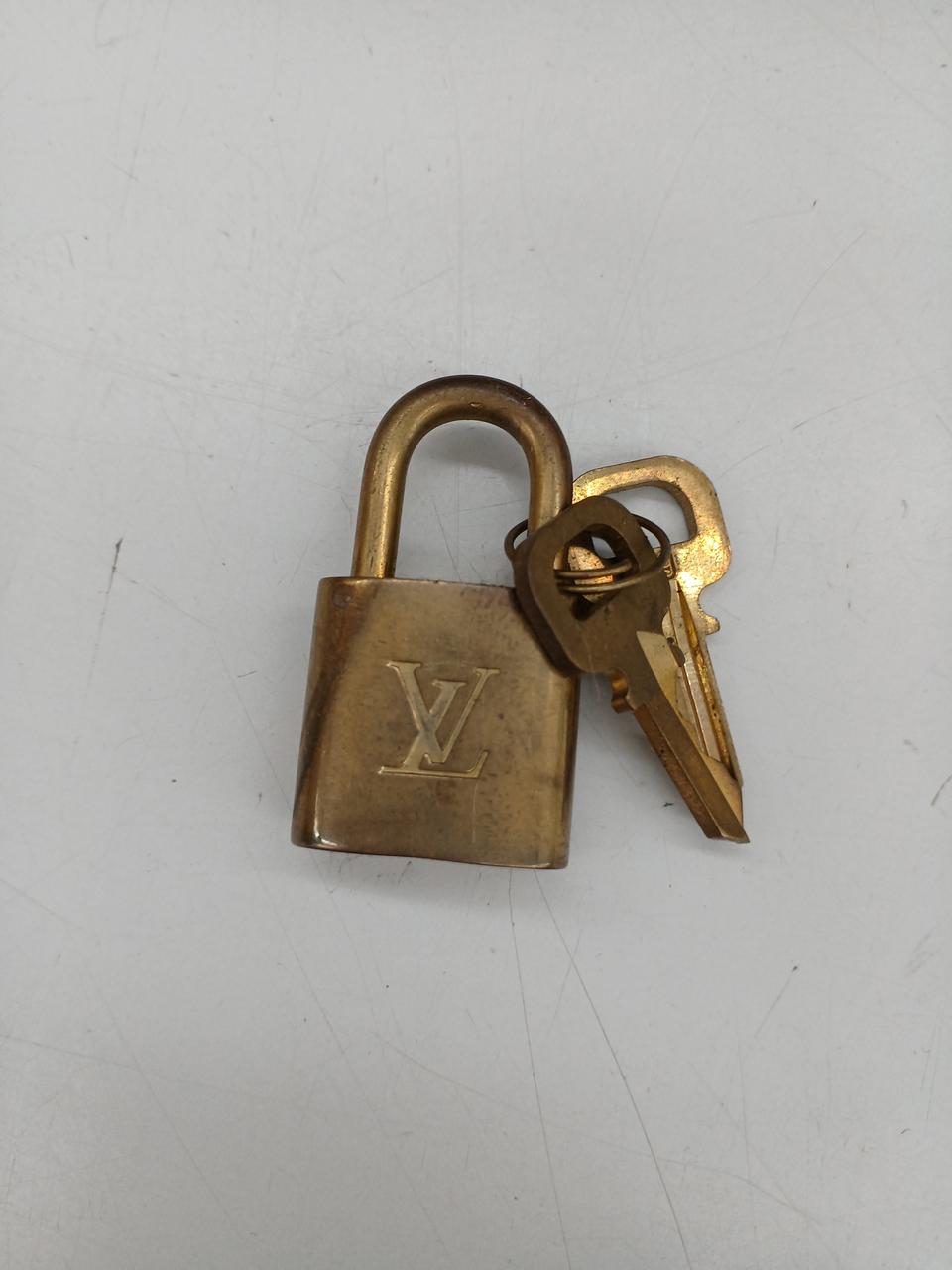 パドロックキー付属