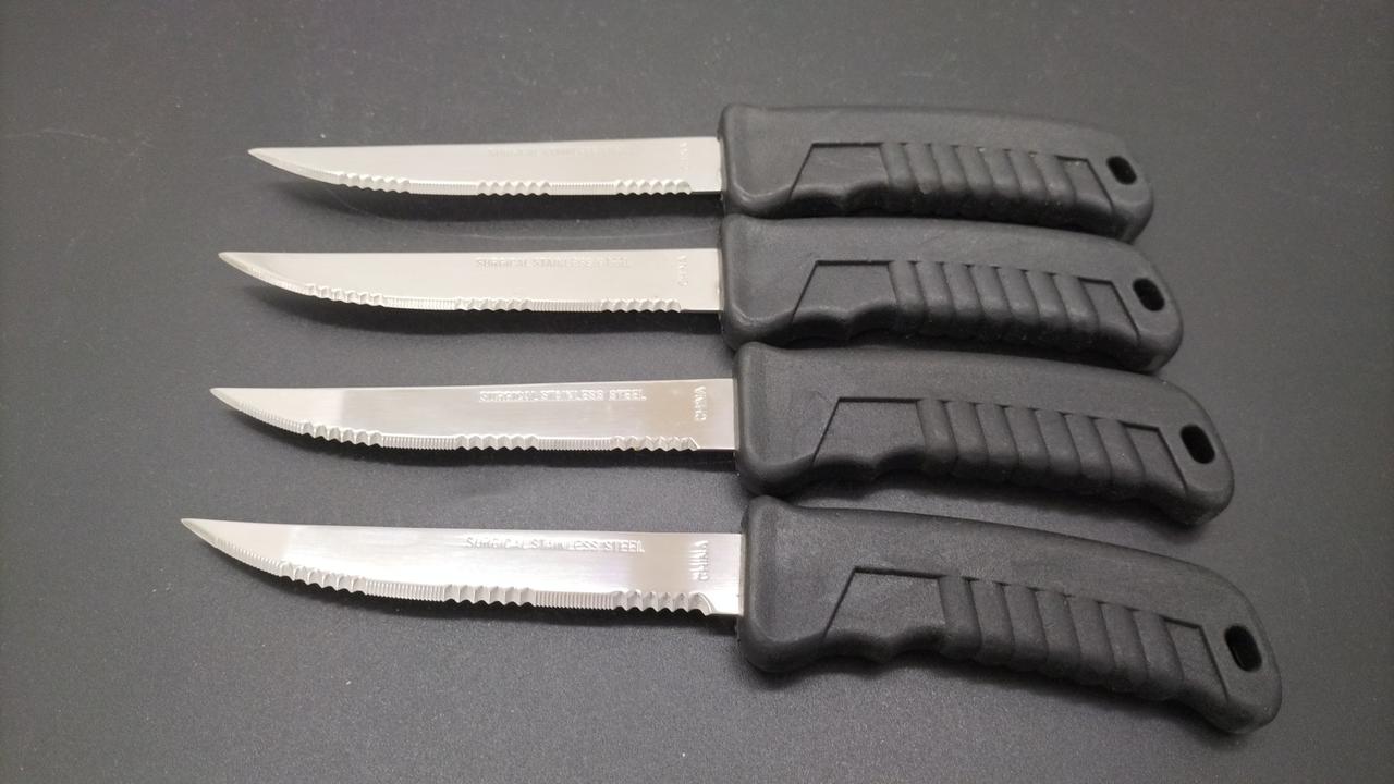 同じナイフが4本入っています。