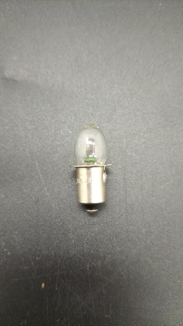 替えの電球が1個付属しています。