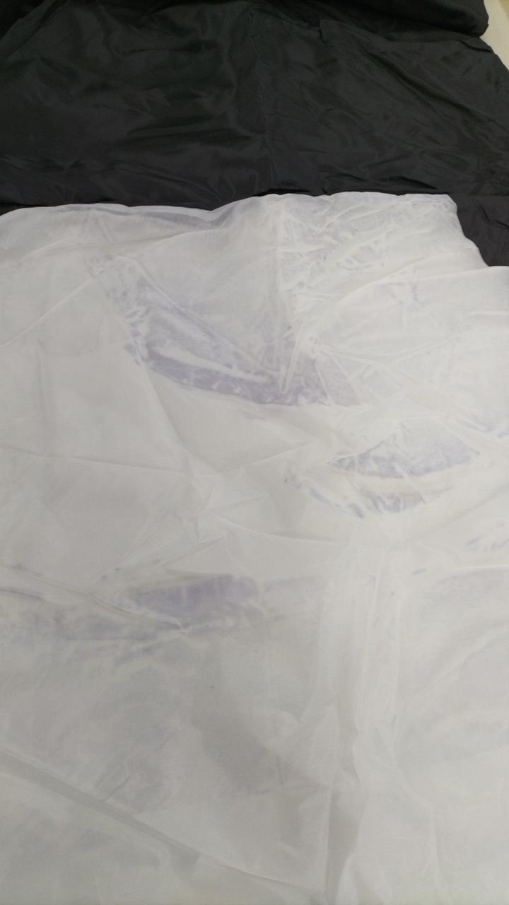 色移りが見られます。