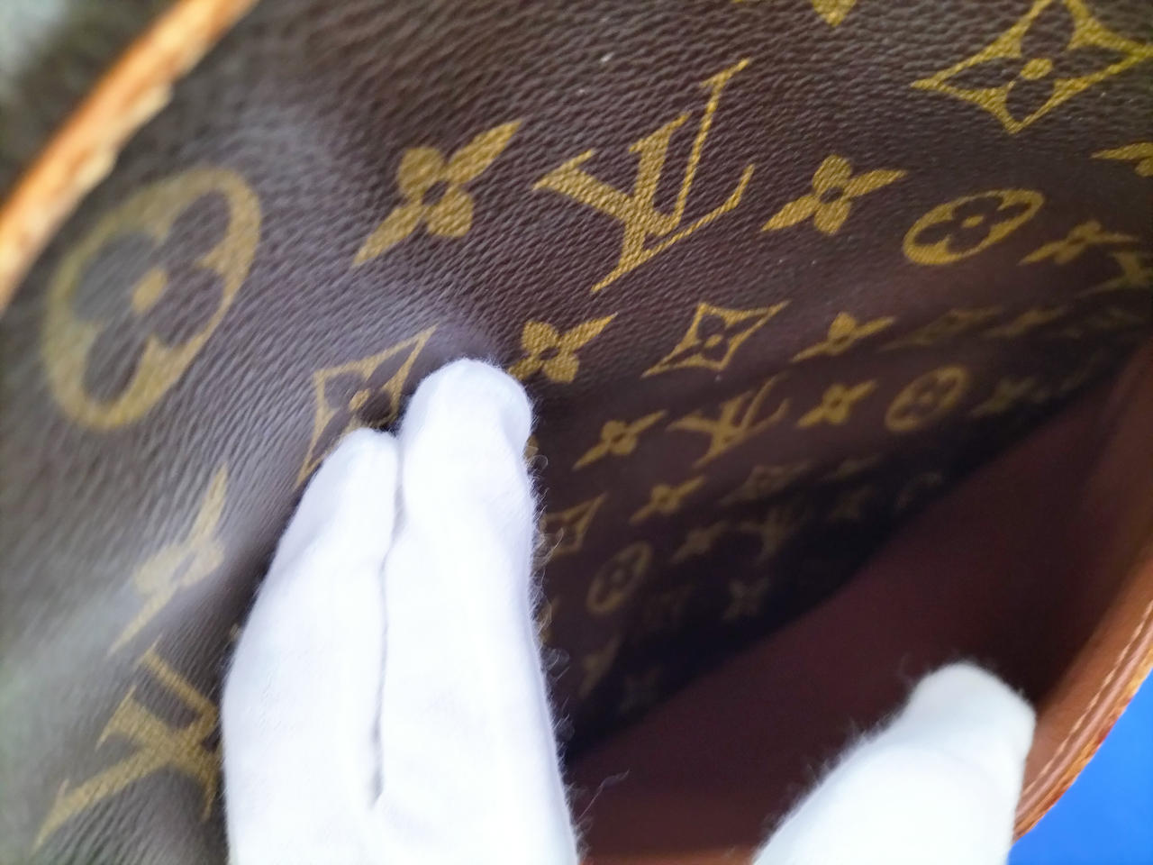 ポケット部状態良好てす