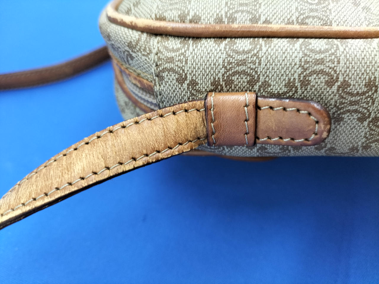 連結部シワあり