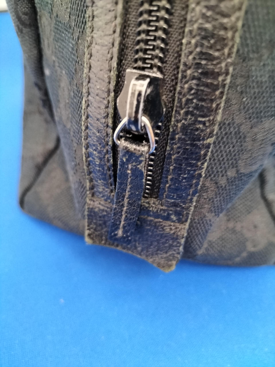 レザー部キズあり