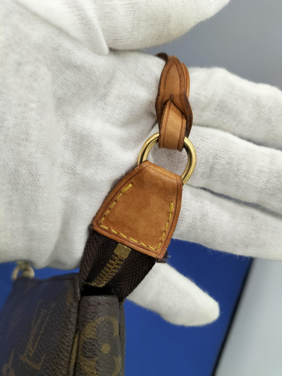 レザー部変色あり