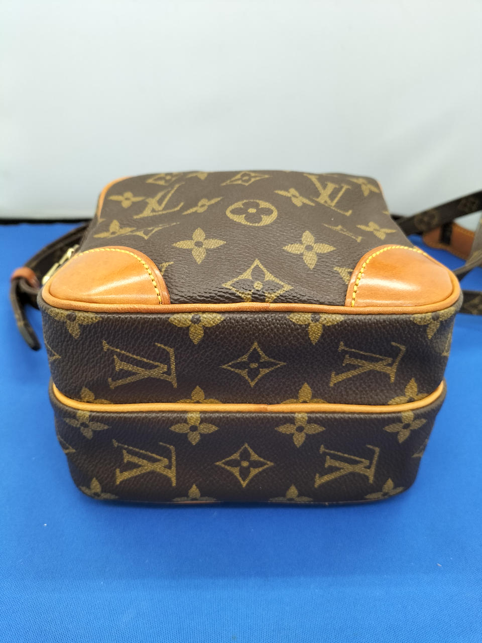 レザー部変色あり