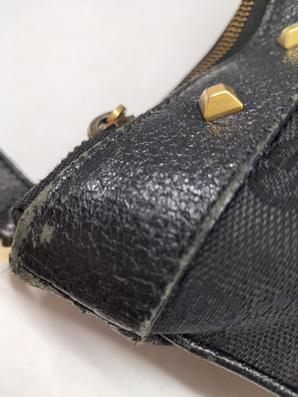 レザー部変色擦れあり