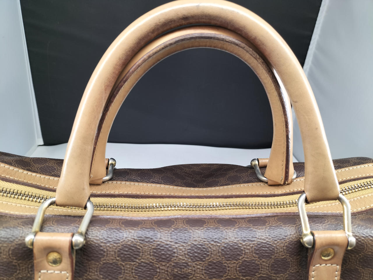 ハンドル部変色あり