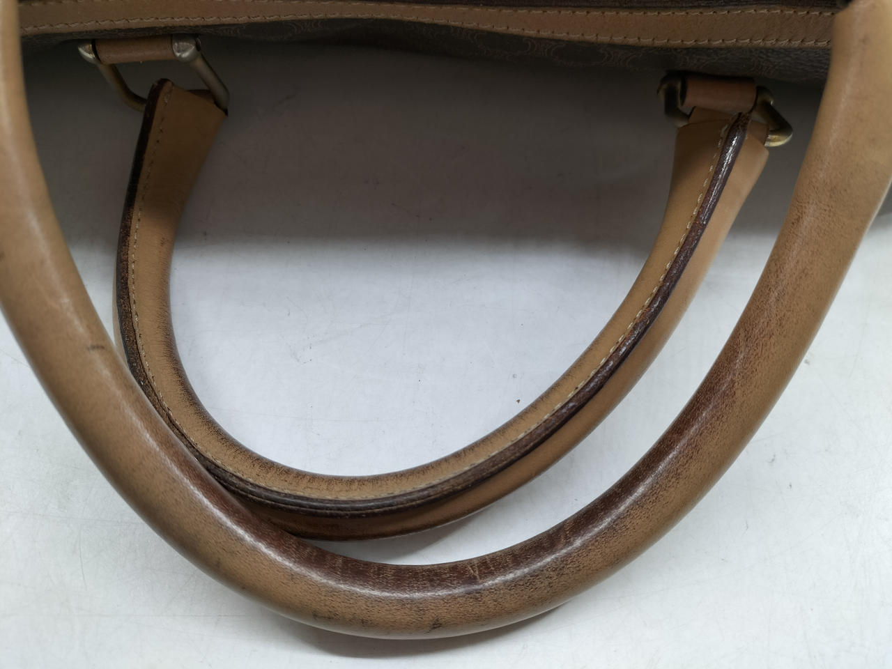 ハンドル部変色あり