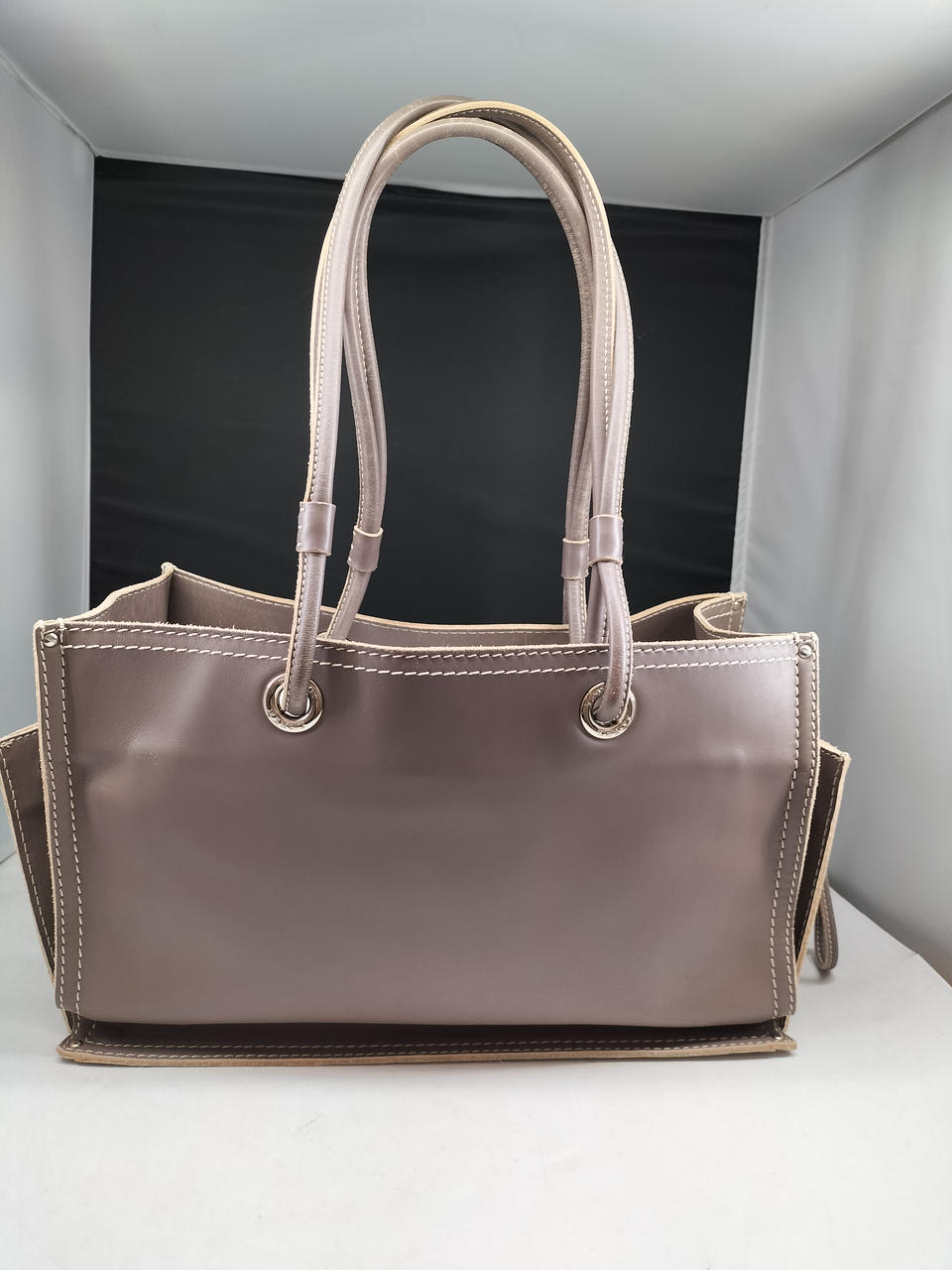 LOEWE アナグラム　パンチングレザー　トートバッグ　ポーチ付 美品！LOEWE ロエベ アナグラム パンチングロゴ フリンジ トート
