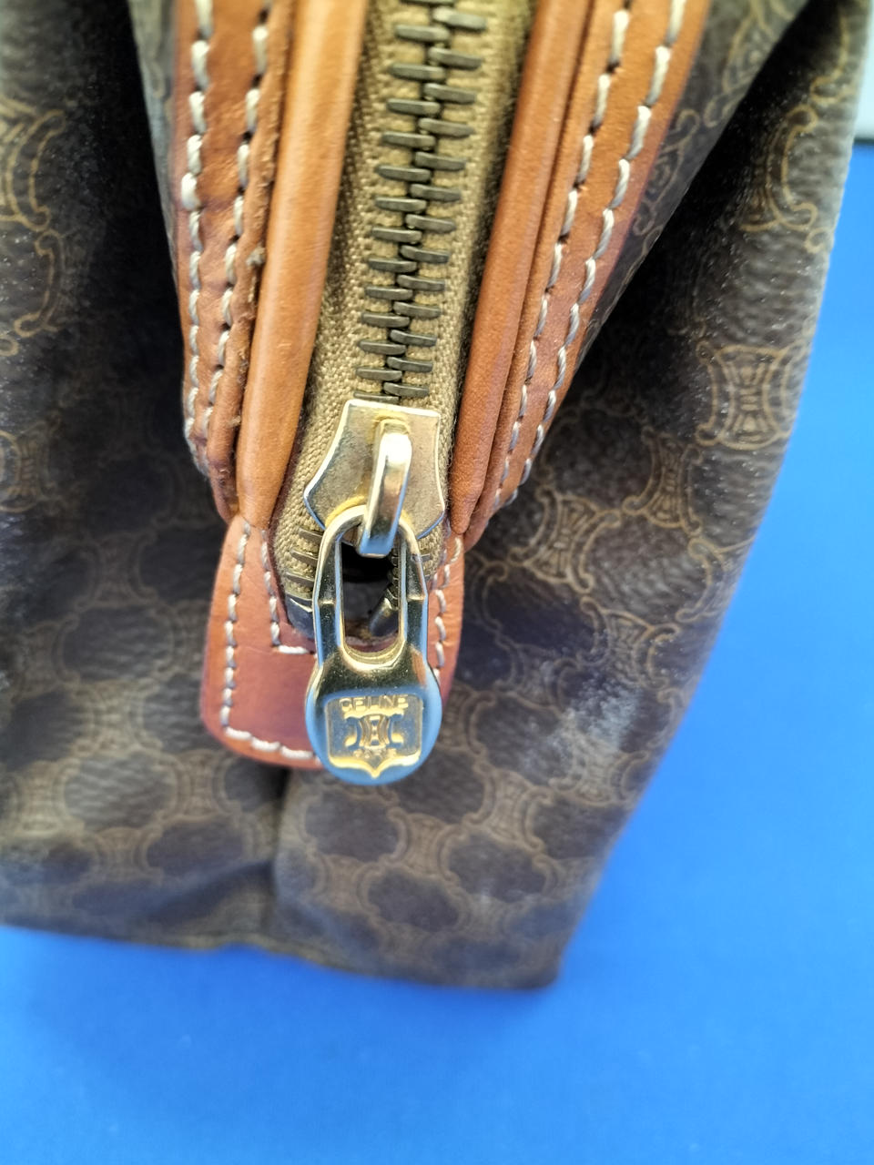 金属部少々くすみあり