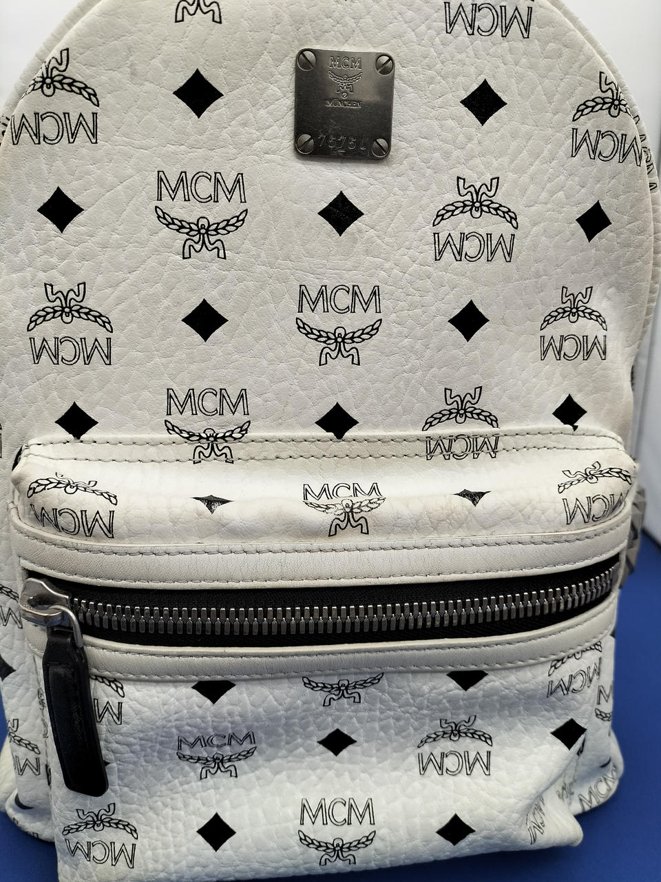 正面
薄っすら汚れあり