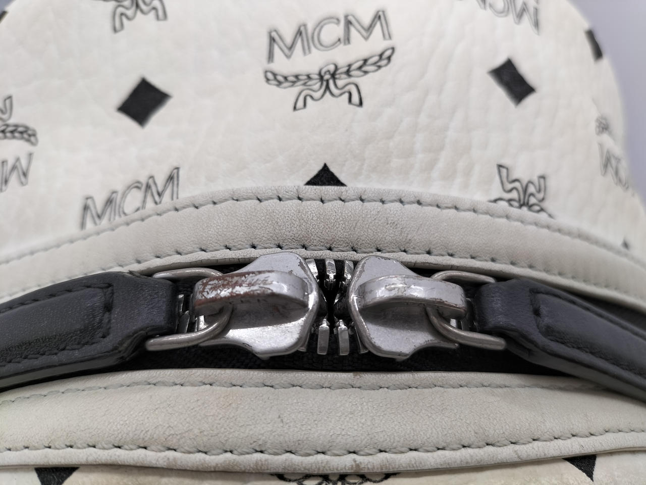 金具部剥がれあり