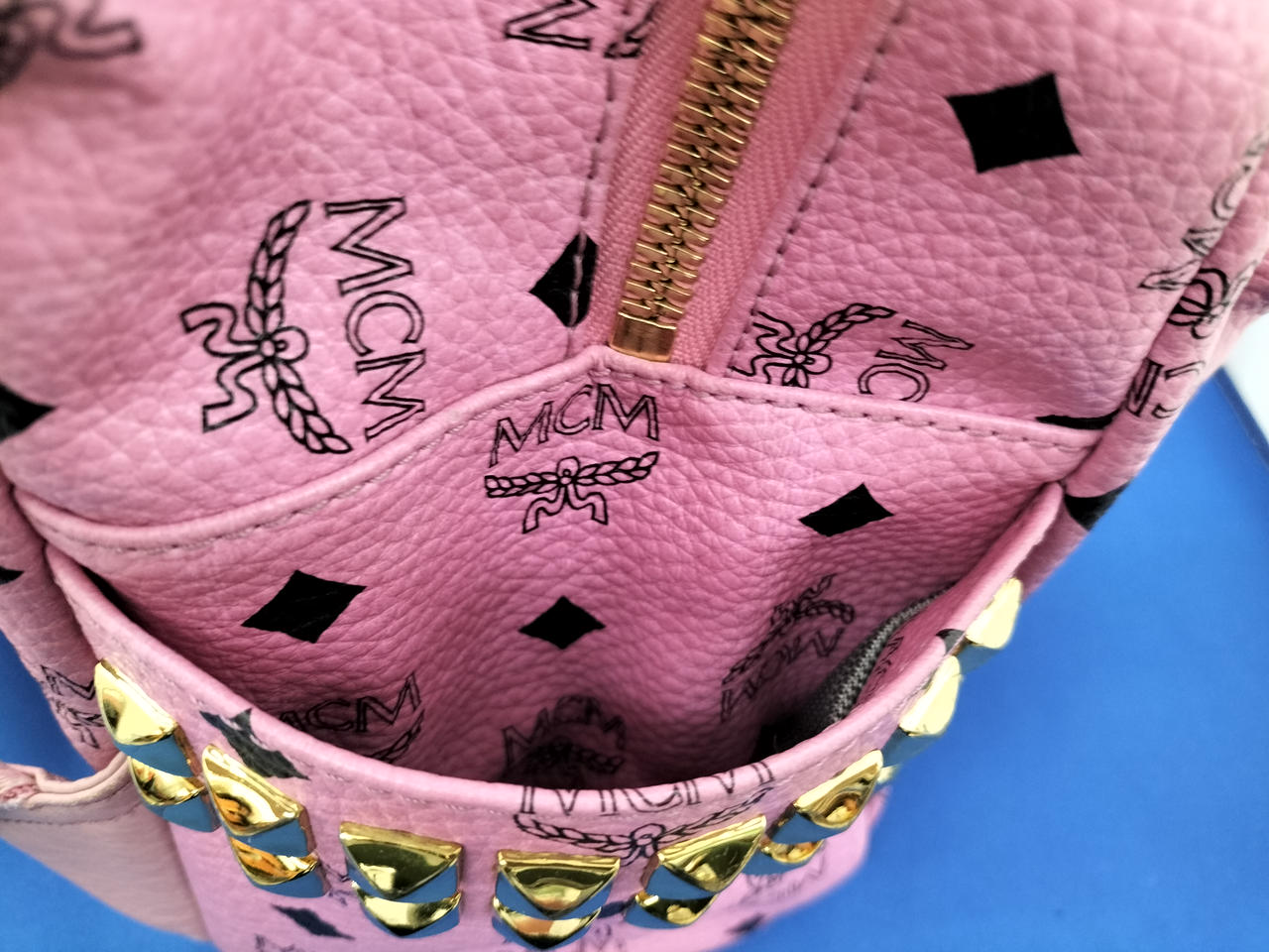 側面ポケット中側