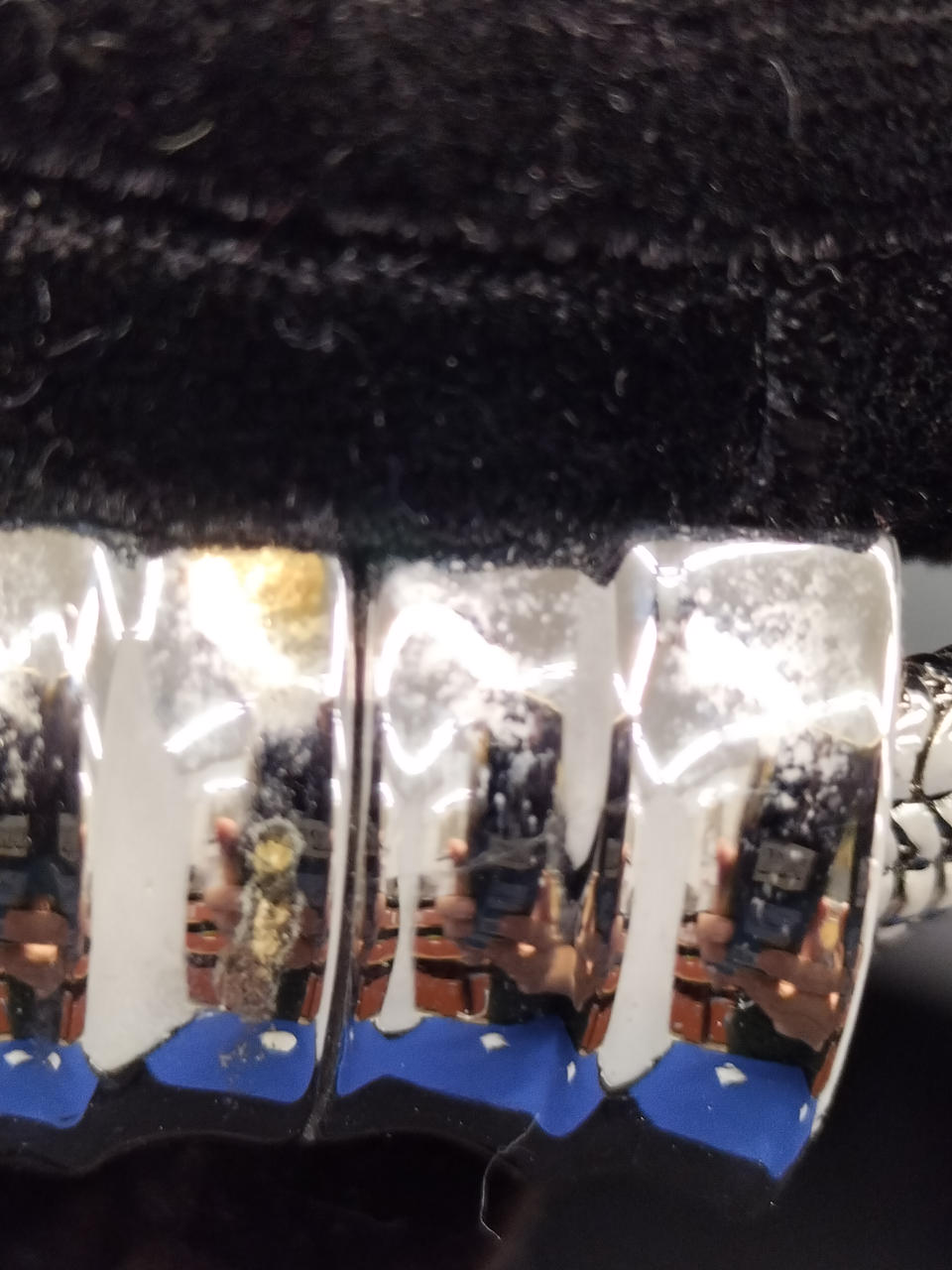 少しメッキの剥がれ？変色箇所があります