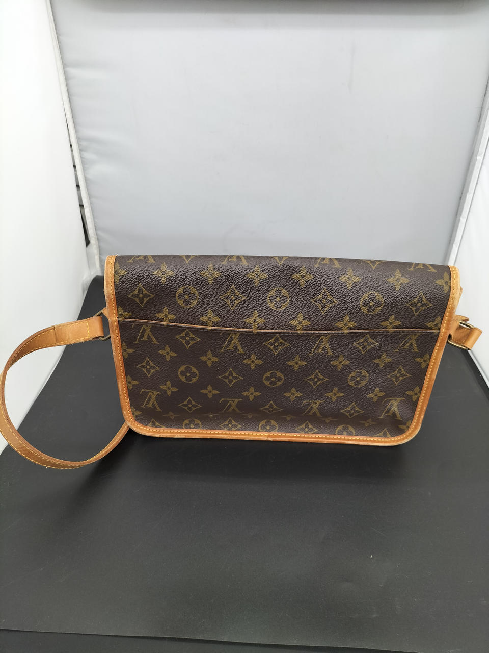 LOUIS VUITTON|ジベシエールMM|【ハードオフ公式通販】オフモール