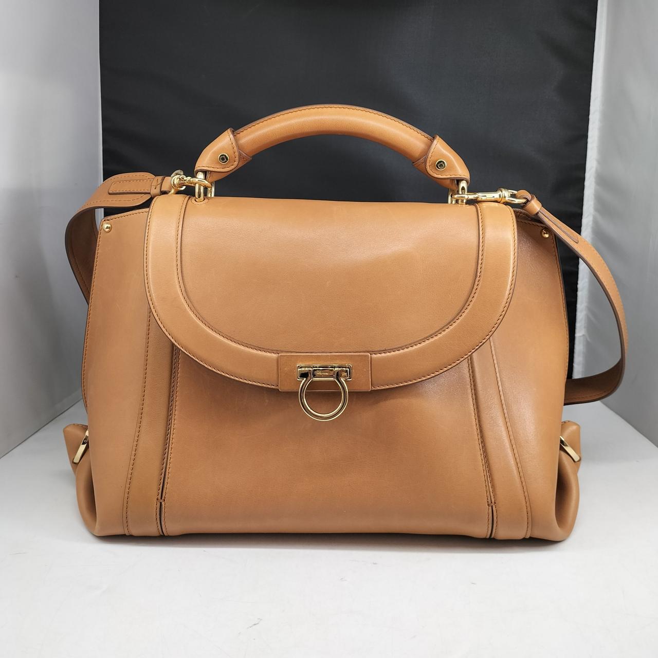 salvatore ferragamo 型番：ガンチーニ フェラガモ ガンチーニ  