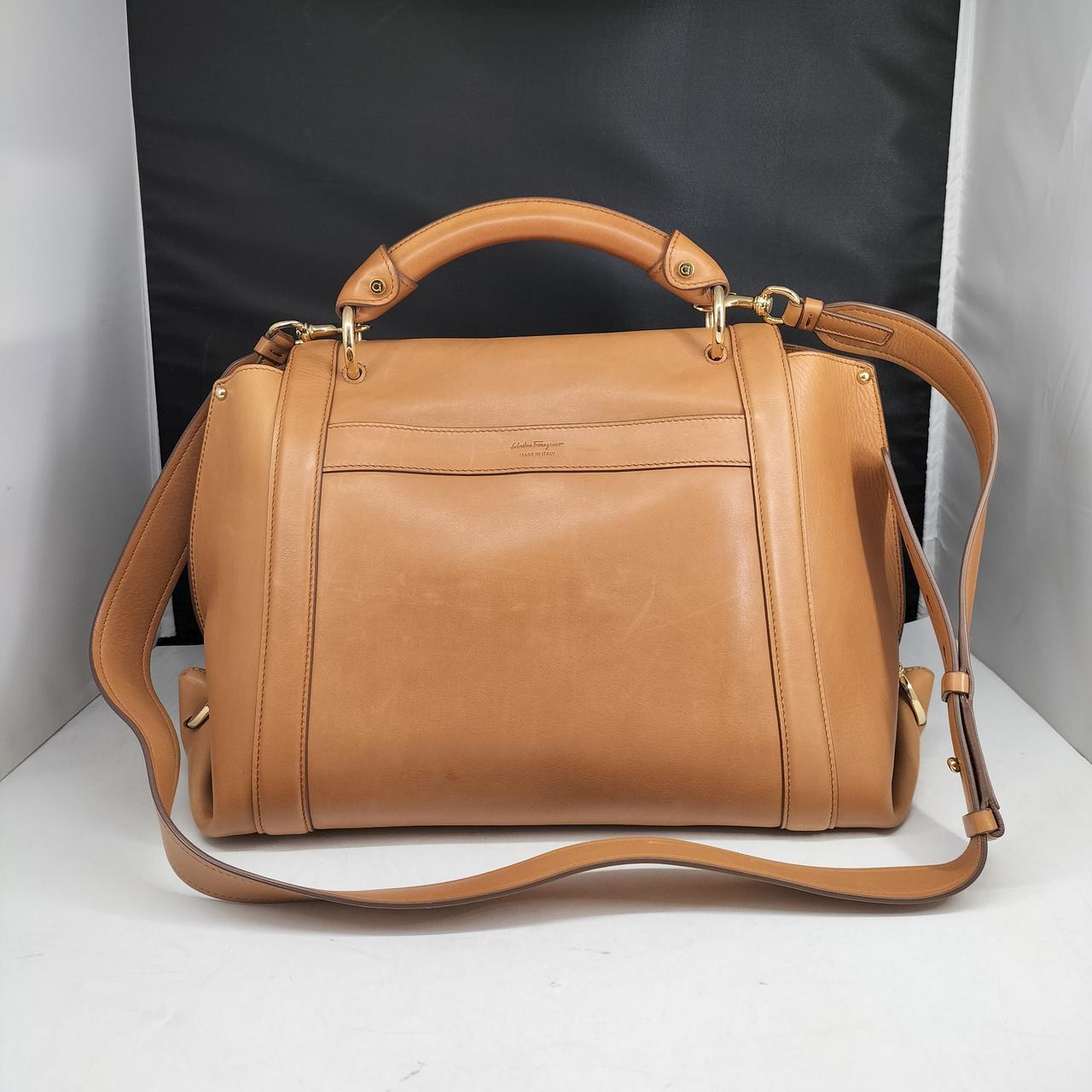 salvatore ferragamo 型番：ガンチーニ フェラガモ ガンチーニ  