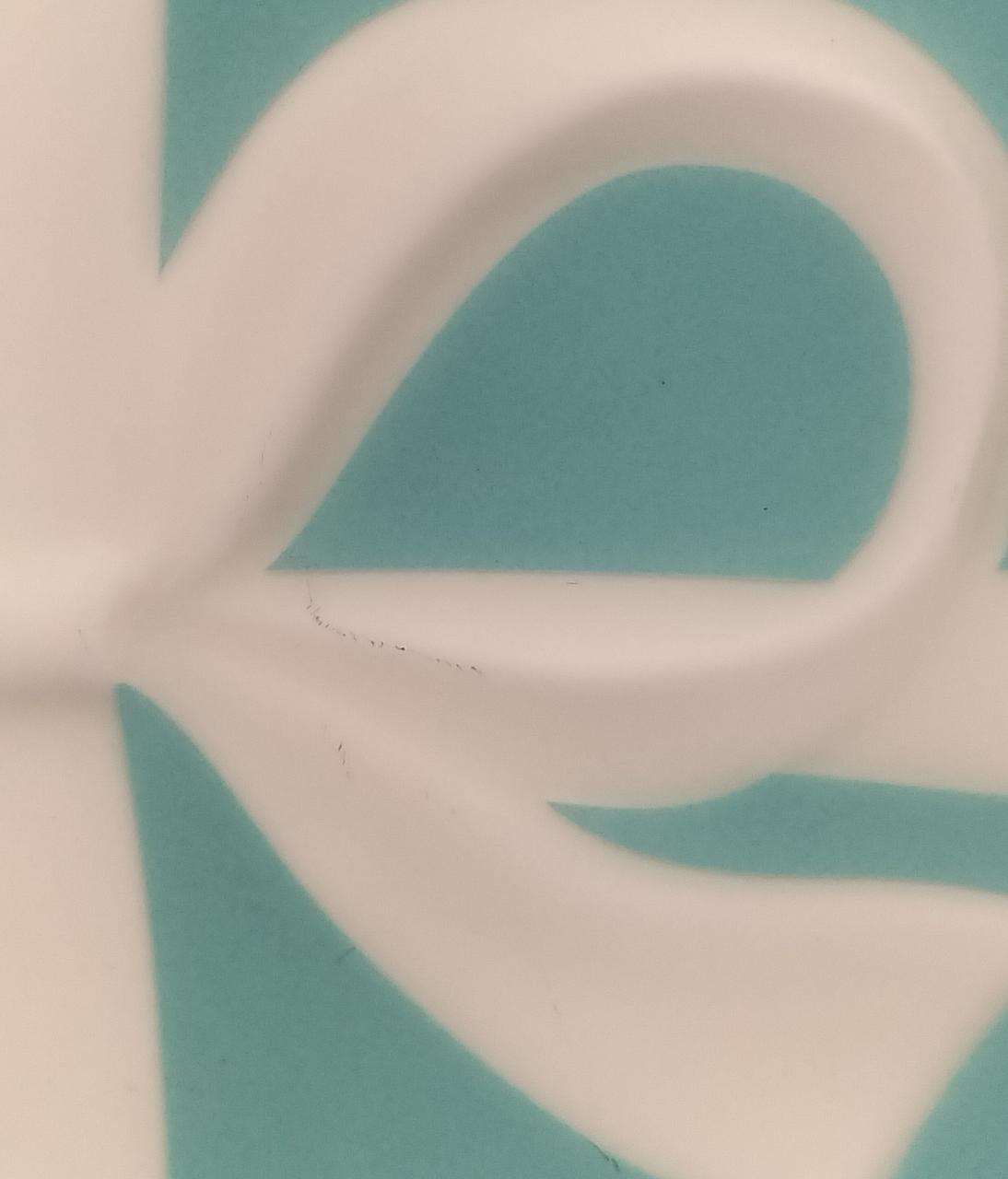 小さなキズがございます。