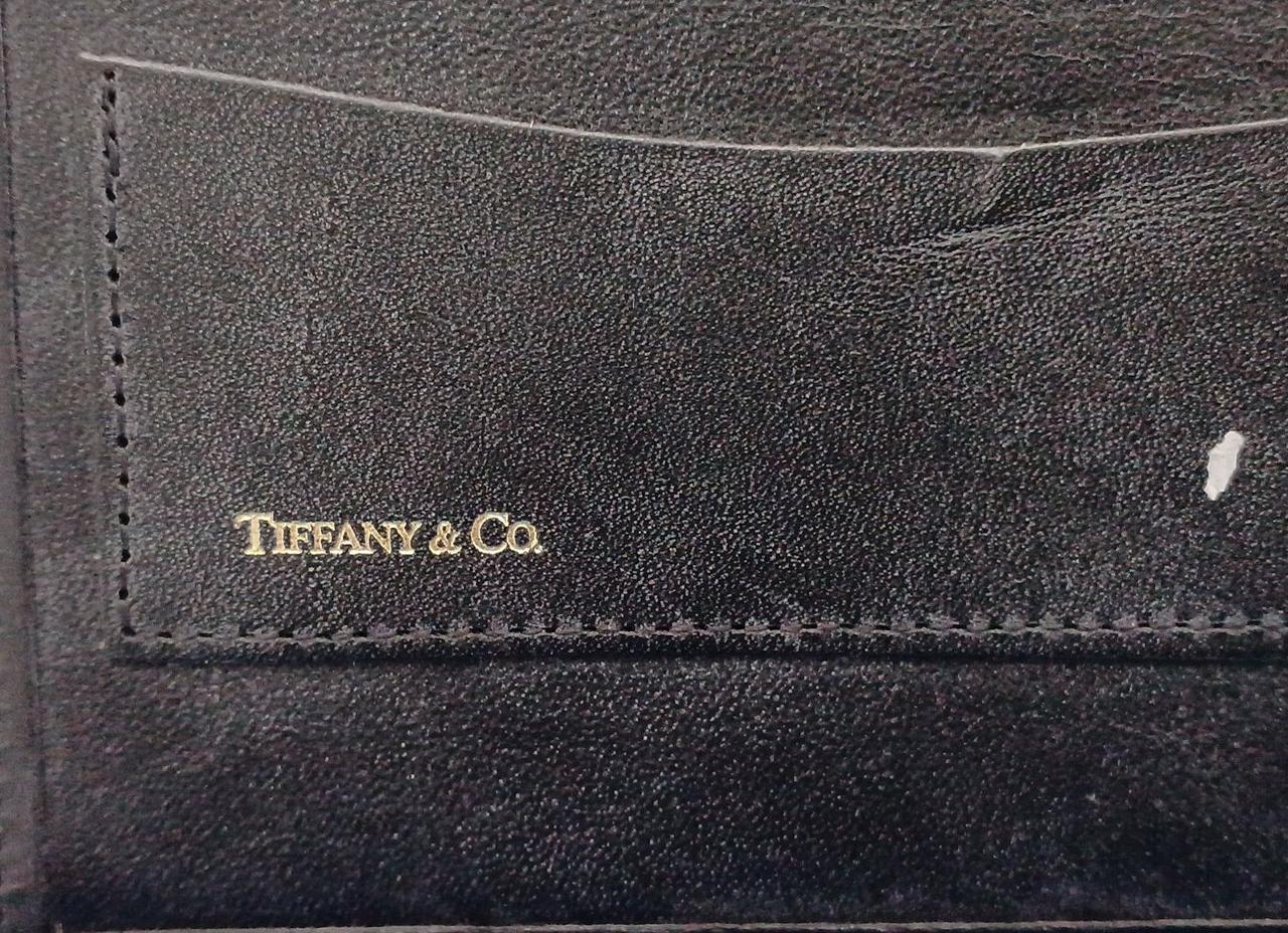 革が劣化しています。