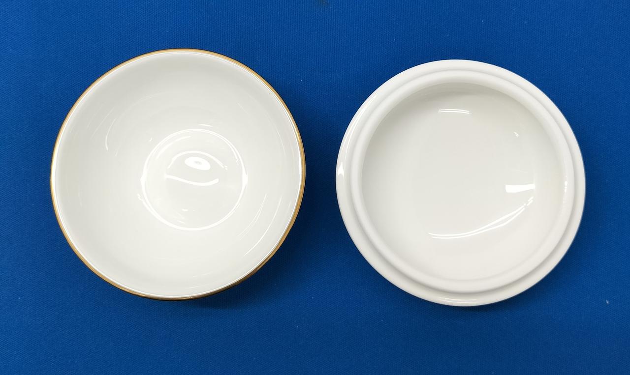 口径約7.5cm
高さ約5.5cm