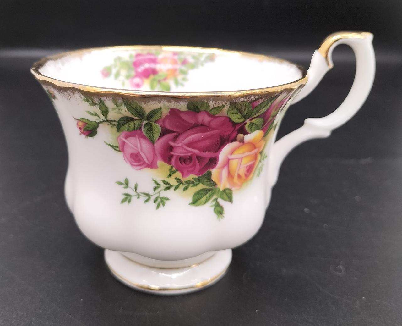 口径8.5cm
高さ約7cm