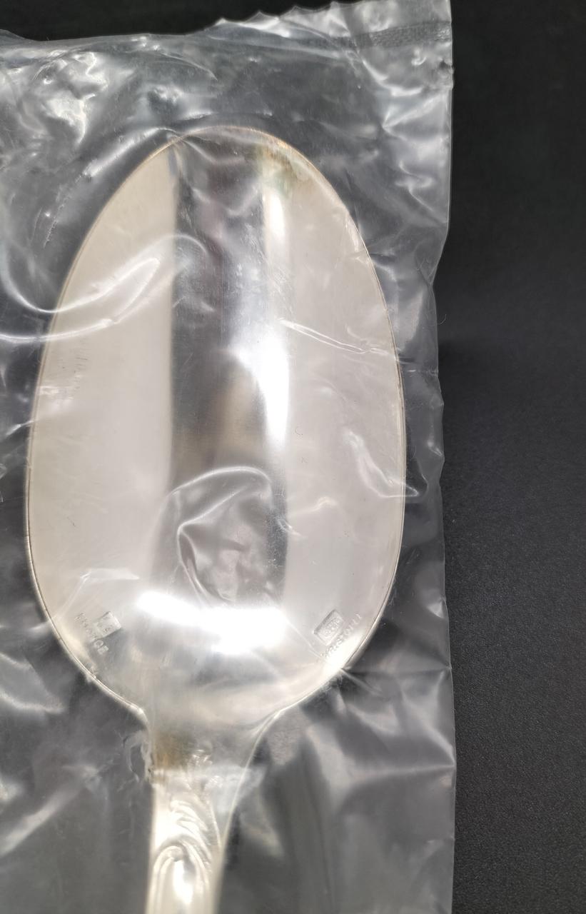 経年劣化による色褪せがございます。