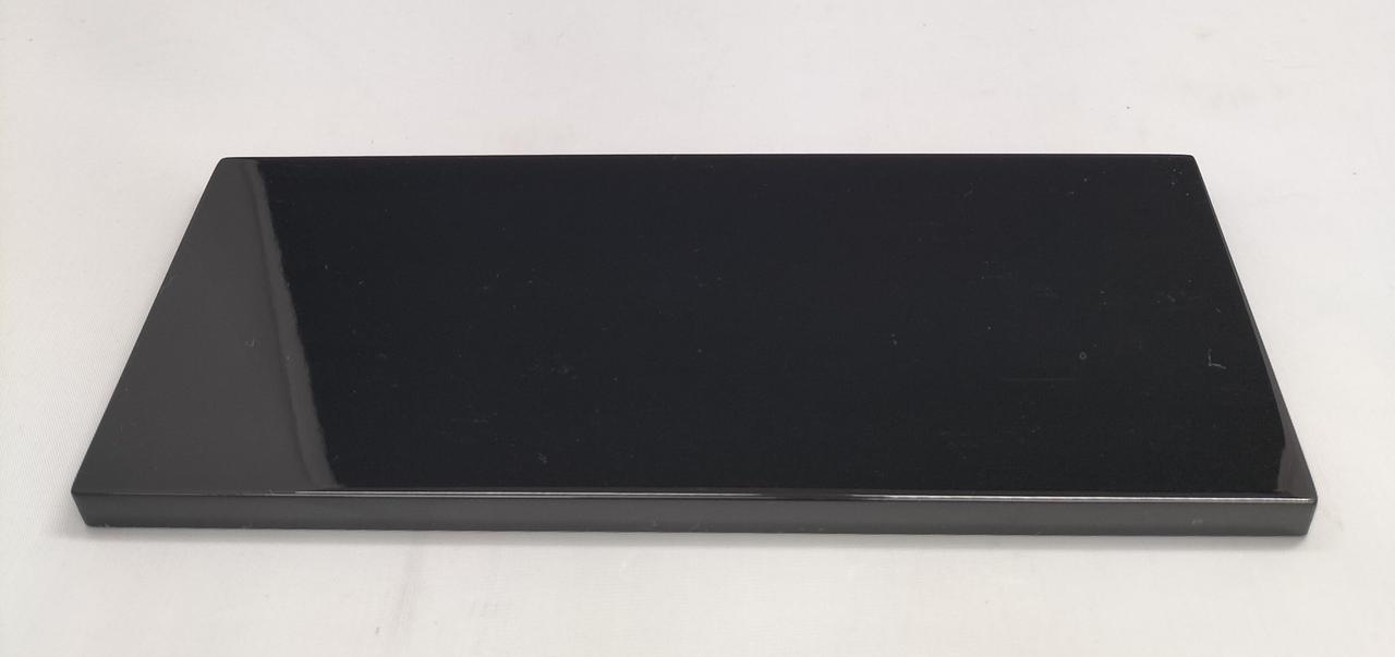 20x8cm
 小さなキズが見られます。