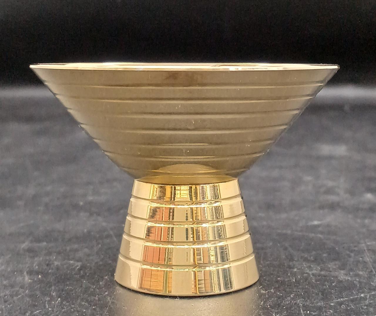 口径約5.5cm
高さ約4cm