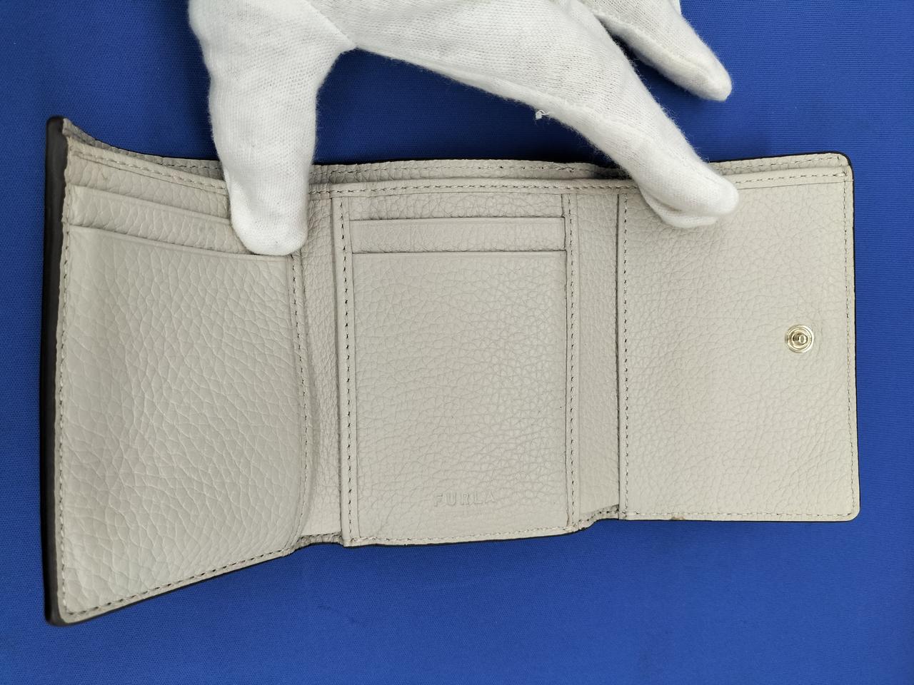 内側に汚れ少々あり