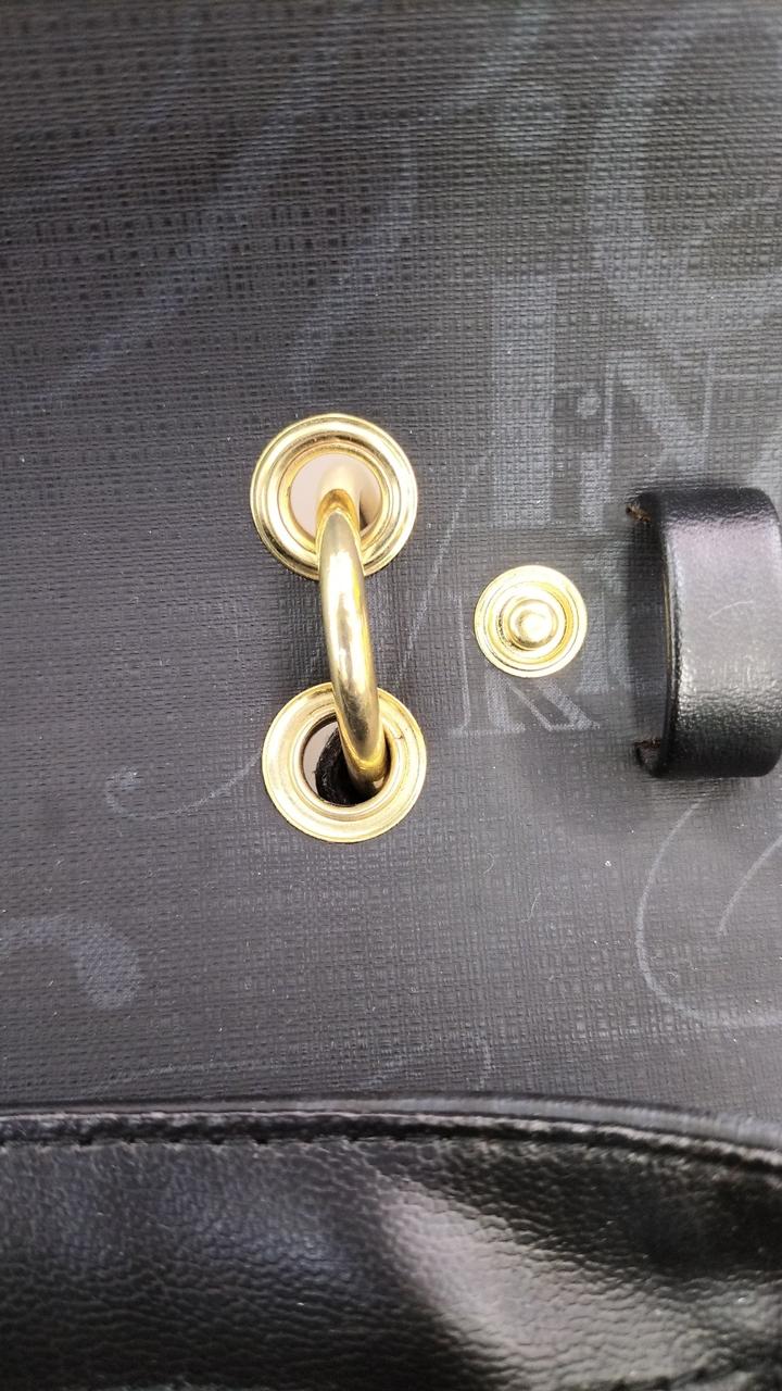 写真のリング状の金具下側取れてます