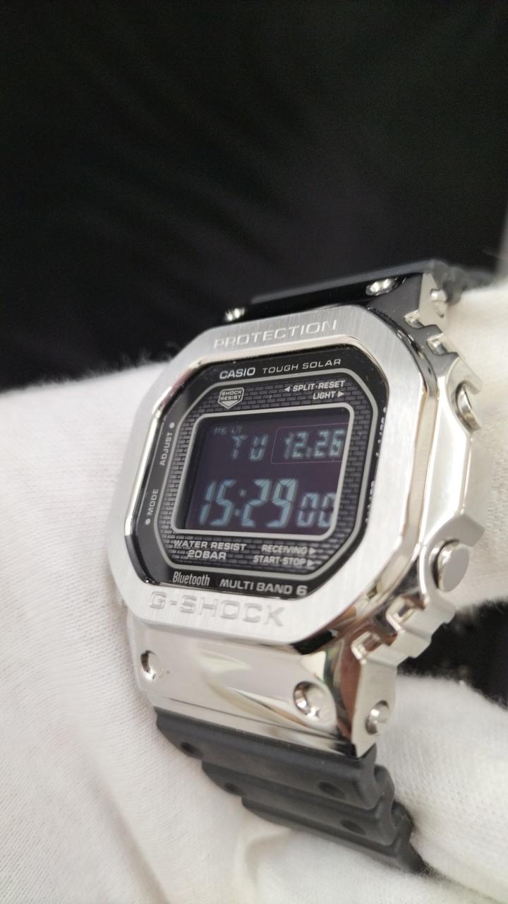 見にくい小キズ程度の良好品です！