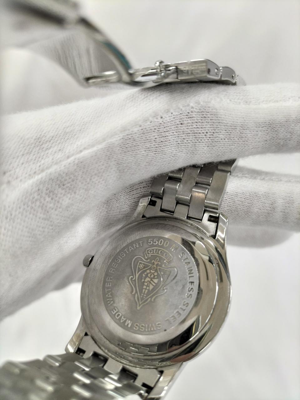 裏蓋細かなキズあり