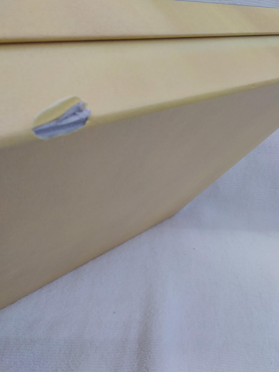 箱に全体的色あせ、ダメージあります。