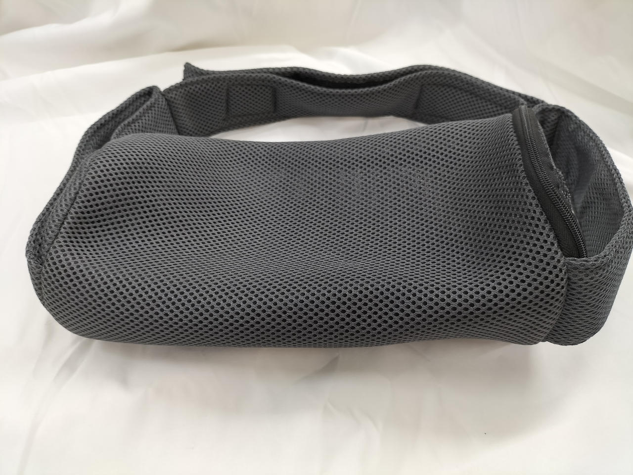 専用のソフトケースついてます。