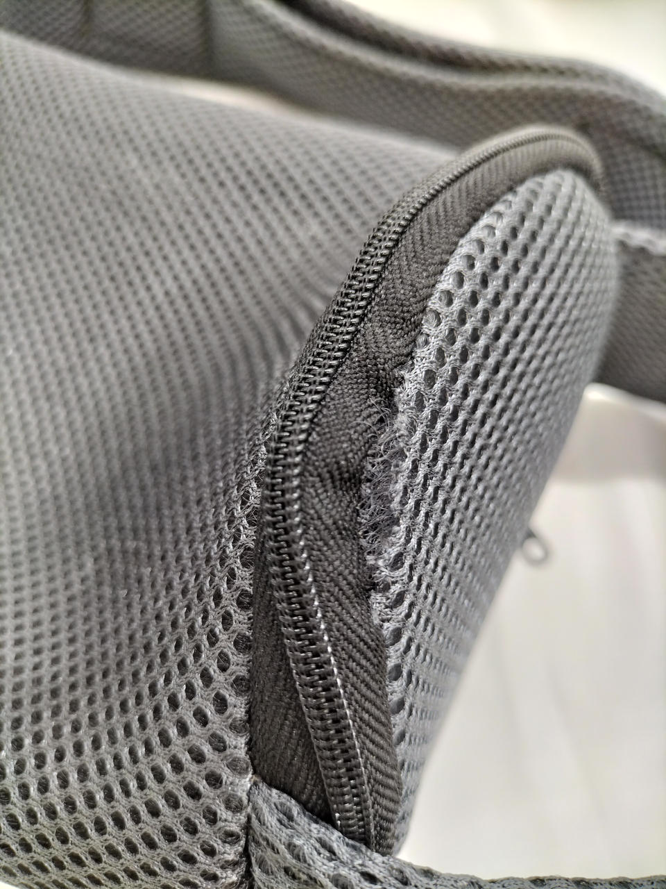 若干ほつれてます。