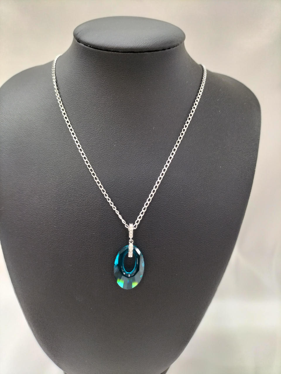 クリアブルーのクリスタルトップ付き