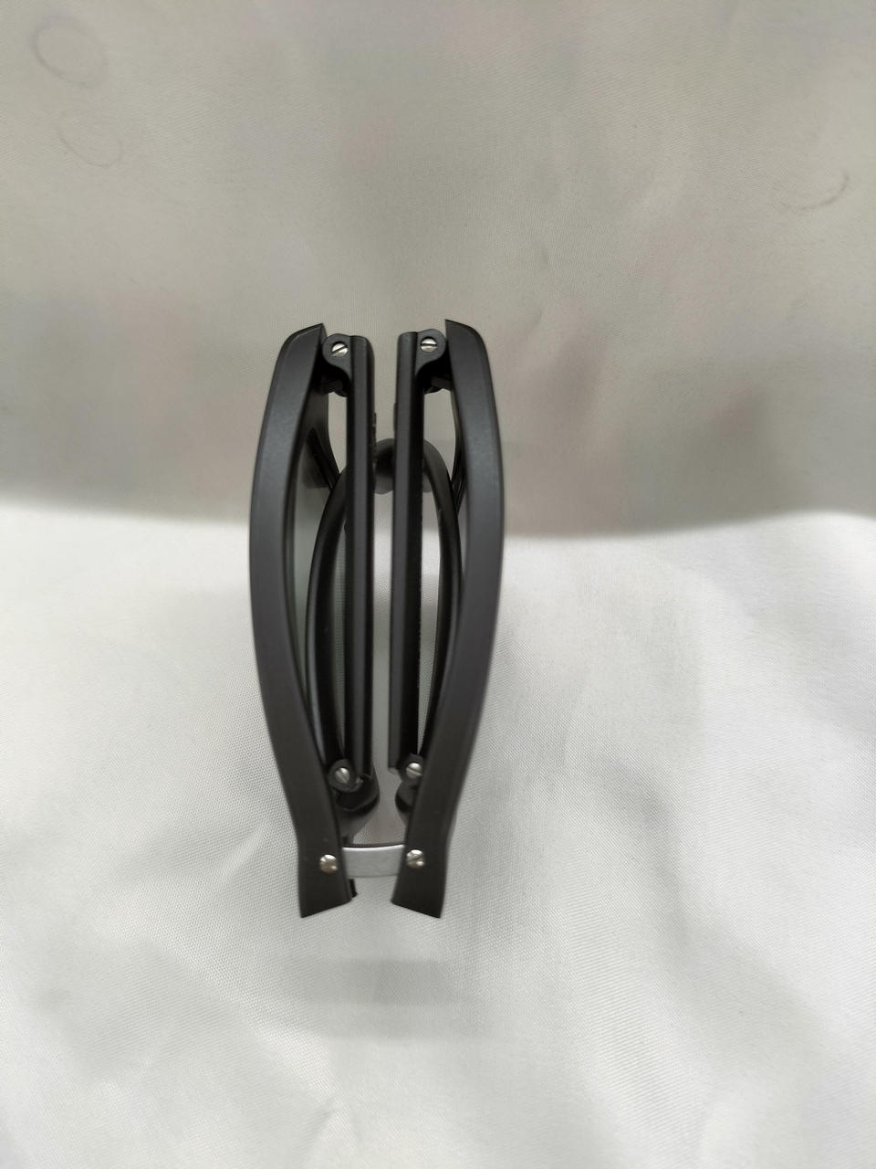 コンパクトに折りたたみ出来ます。