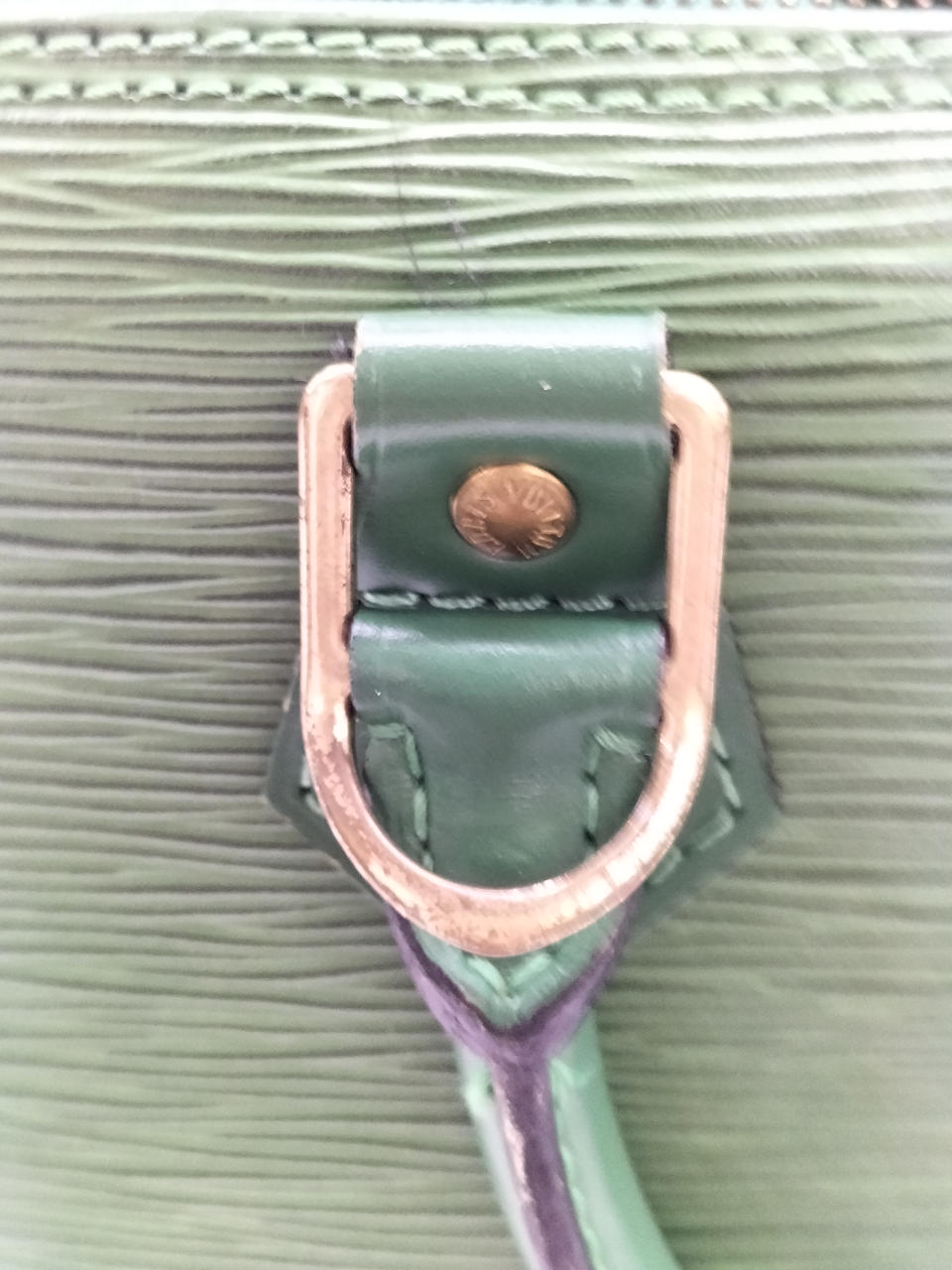 金具部分にキズ、ハゲあります。