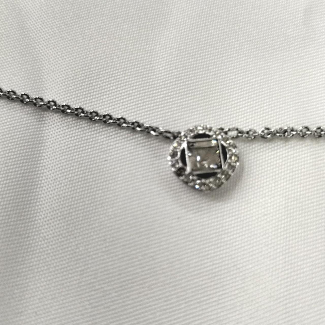 周りの石少し変色あります。