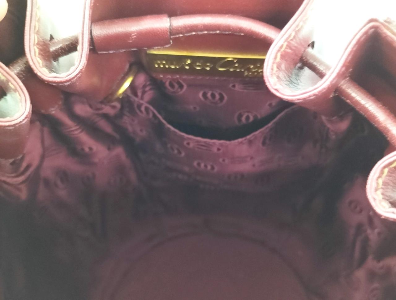 前後内側に小さなポケットあります