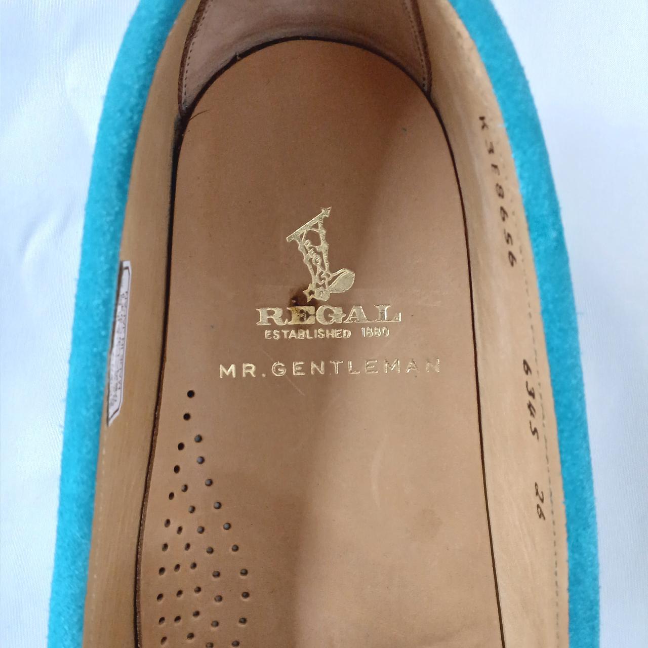 左足ロゴ部分汚れあり